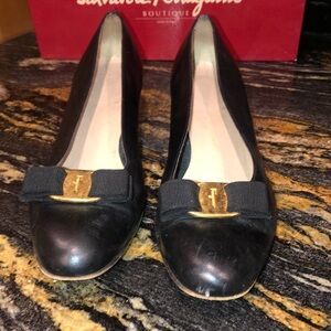 AUTHENTIC Salvatore Ferragamo Vara Shoes